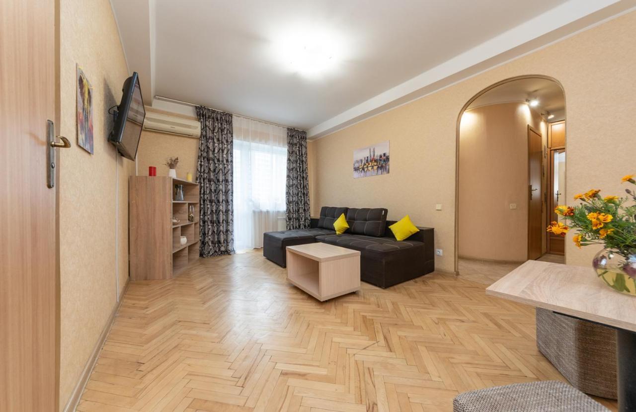 1 Bedroom Apart Near Metro Pecherska Kijów Zewnętrze zdjęcie
