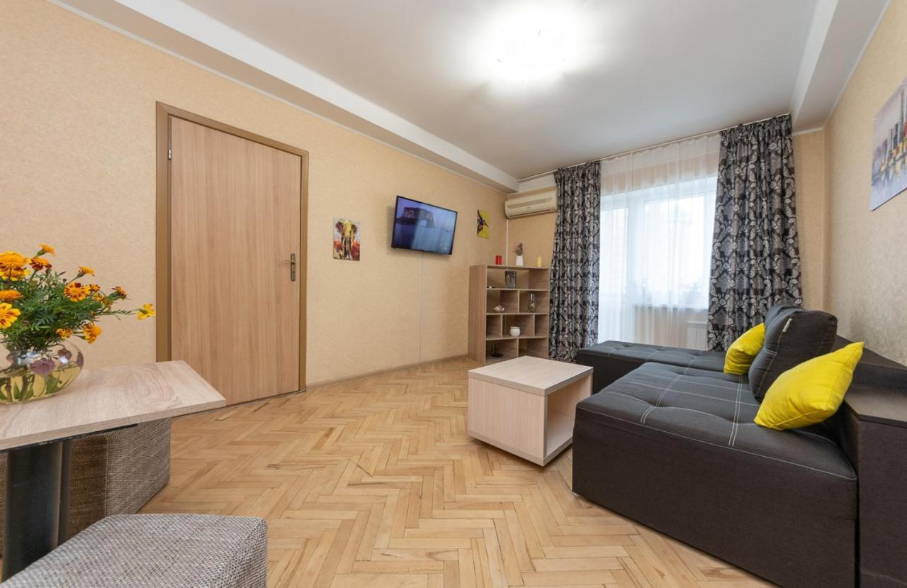 1 Bedroom Apart Near Metro Pecherska Kijów Zewnętrze zdjęcie