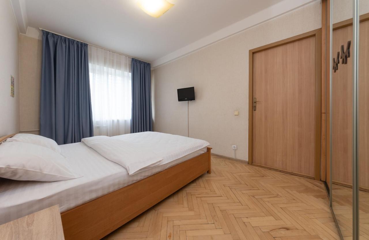 1 Bedroom Apart Near Metro Pecherska Kijów Zewnętrze zdjęcie