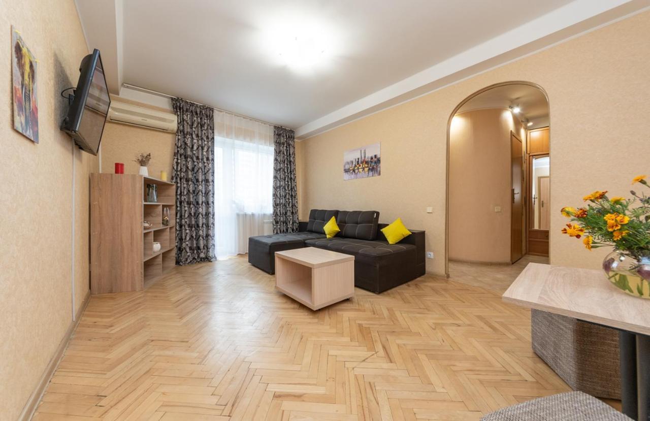 1 Bedroom Apart Near Metro Pecherska Kijów Zewnętrze zdjęcie