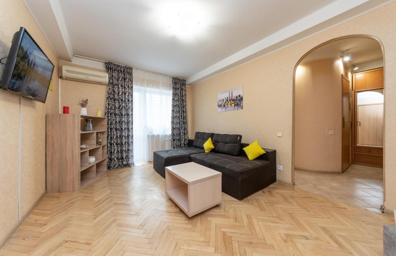 1 Bedroom Apart Near Metro Pecherska Kijów Zewnętrze zdjęcie